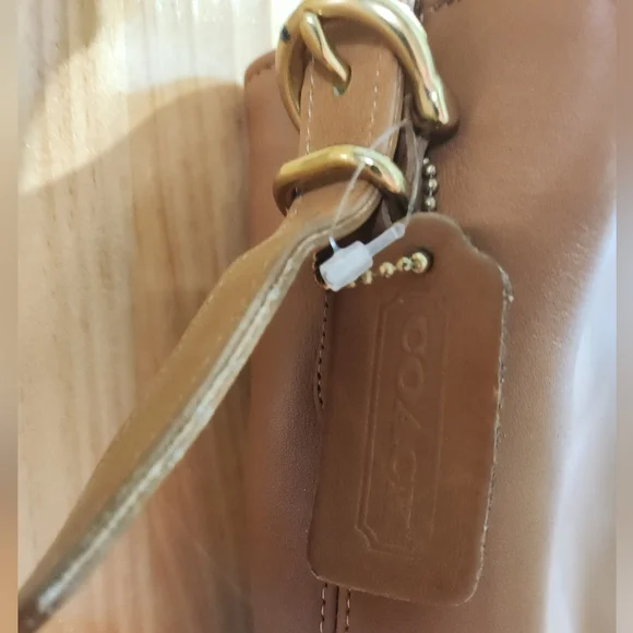 Coach Vintage Equestrian Bucket Shoulder Bag (D8D-9809) - Picture 15 of 16